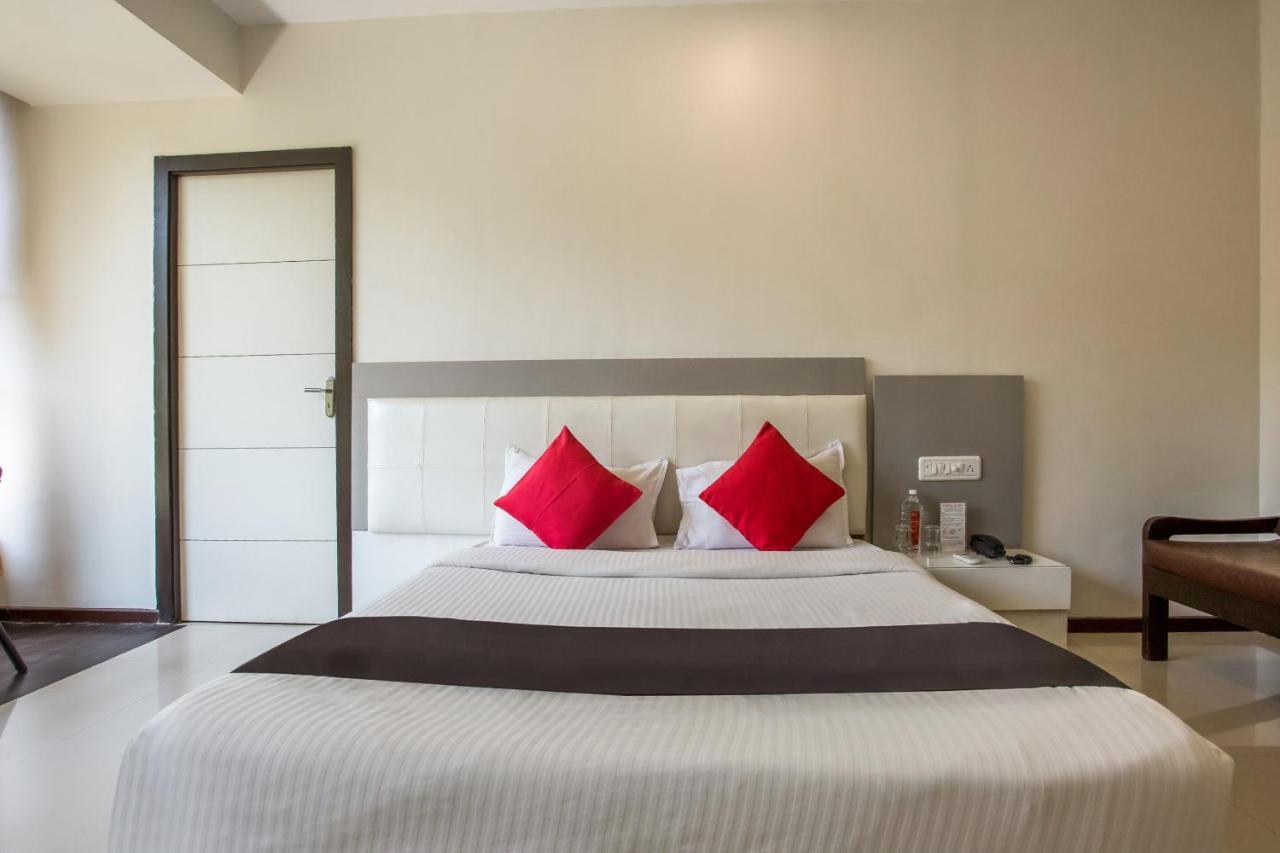 Capital O 35557 Hotel Aura Bombaj Zewnętrze zdjęcie