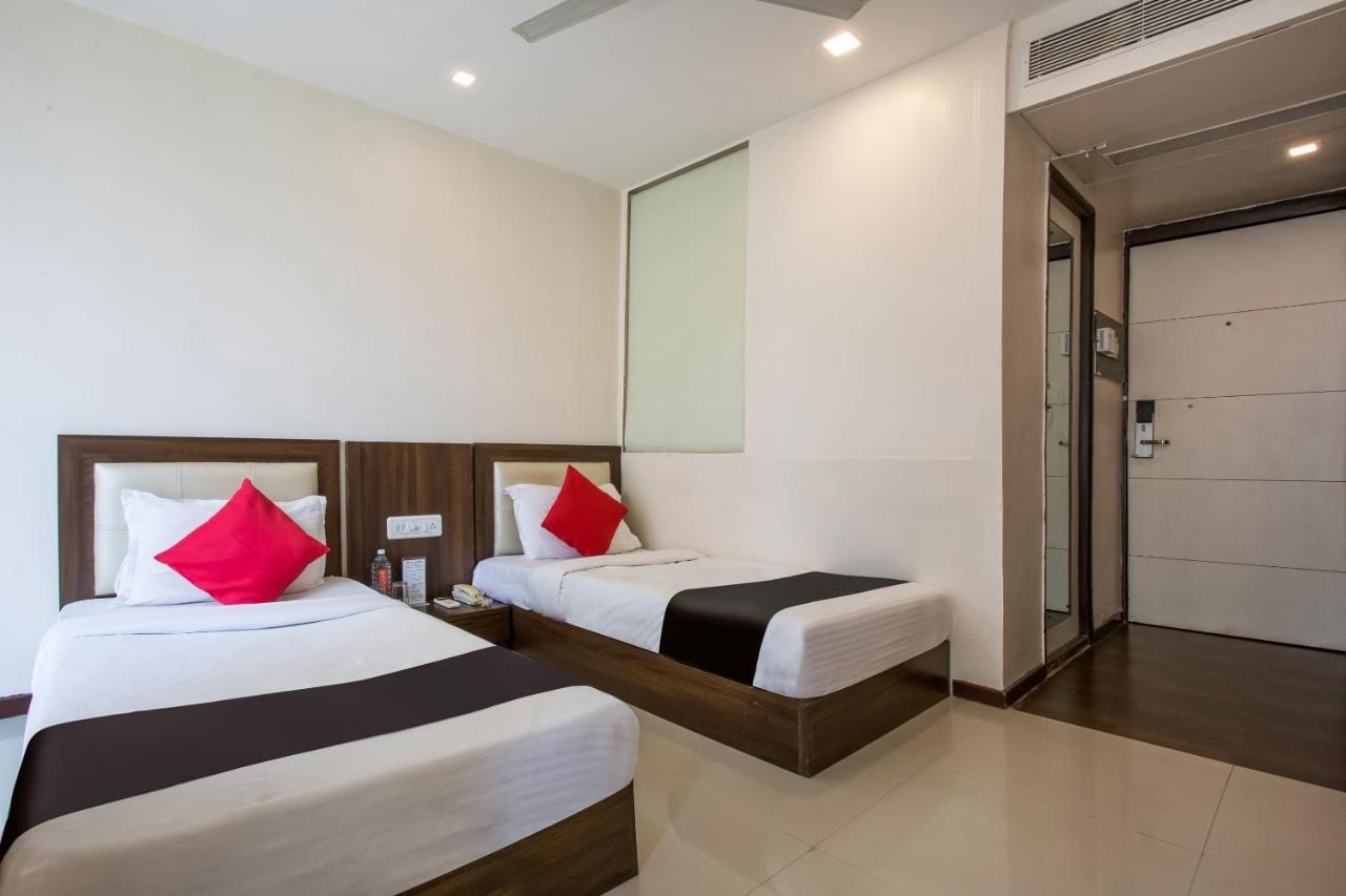 Capital O 35557 Hotel Aura Bombaj Zewnętrze zdjęcie
